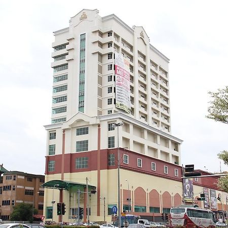 Summit Signature Hotel Бату Пахат Екстериор снимка