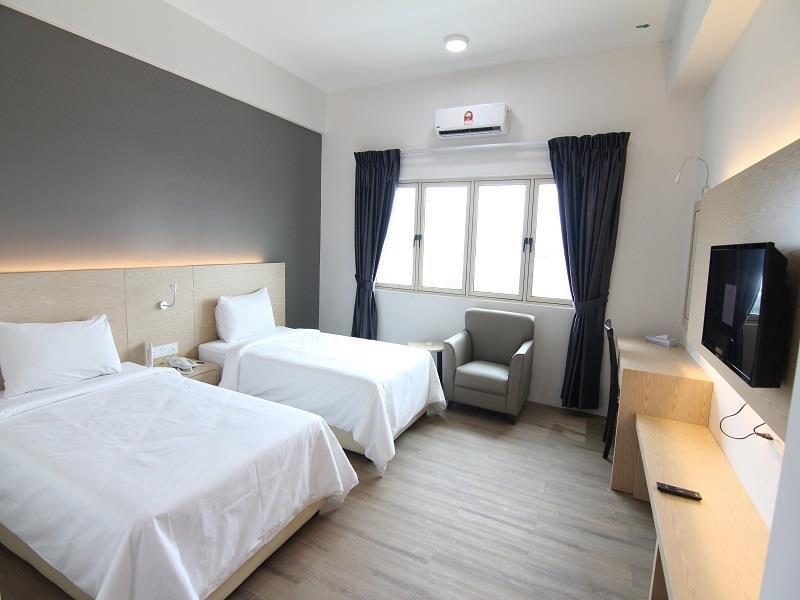 Summit Signature Hotel Бату Пахат Екстериор снимка